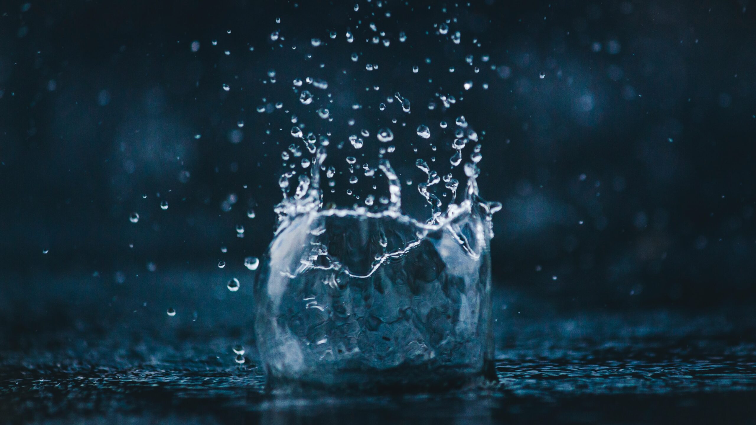 Izolacje wodochronne: Kluczowe Elementy Ochrony Przed Wodą